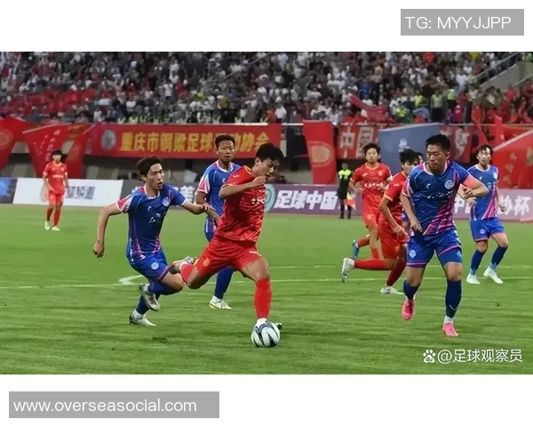 足球明星摩托车巡游上海街头引发球迷热潮与媒体关注