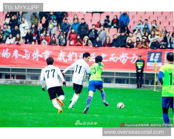 在大连街头偶遇外国足球明星的难忘瞬间与精彩故事 在大连街头偶遇外国足球明星的难忘瞬间与精彩故事